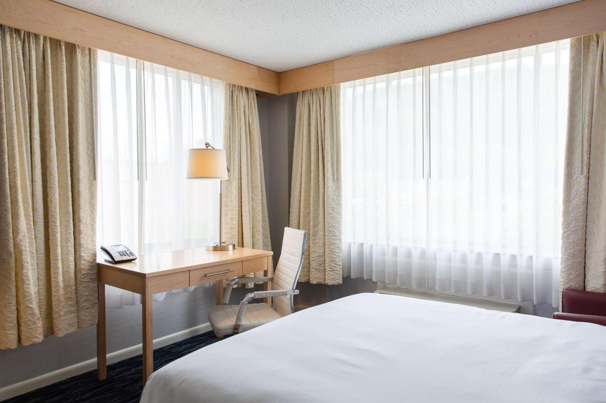 Capitol Plaza Hotel Montpelier Tapestry Collection by Hilton Esterno foto